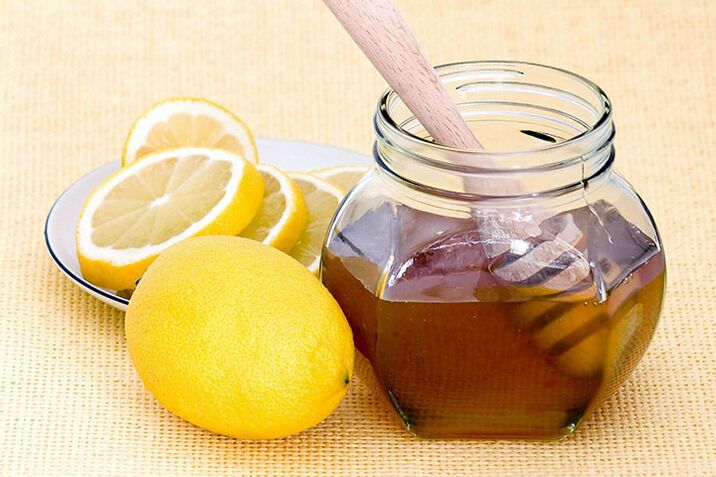 Lemon dan madu adalah bahan untuk topeng yang memutihkan dan menegangkan kulit wajah dengan sempurna